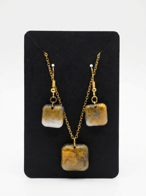✨ Gilded Eclipse Necklace & Earring Set