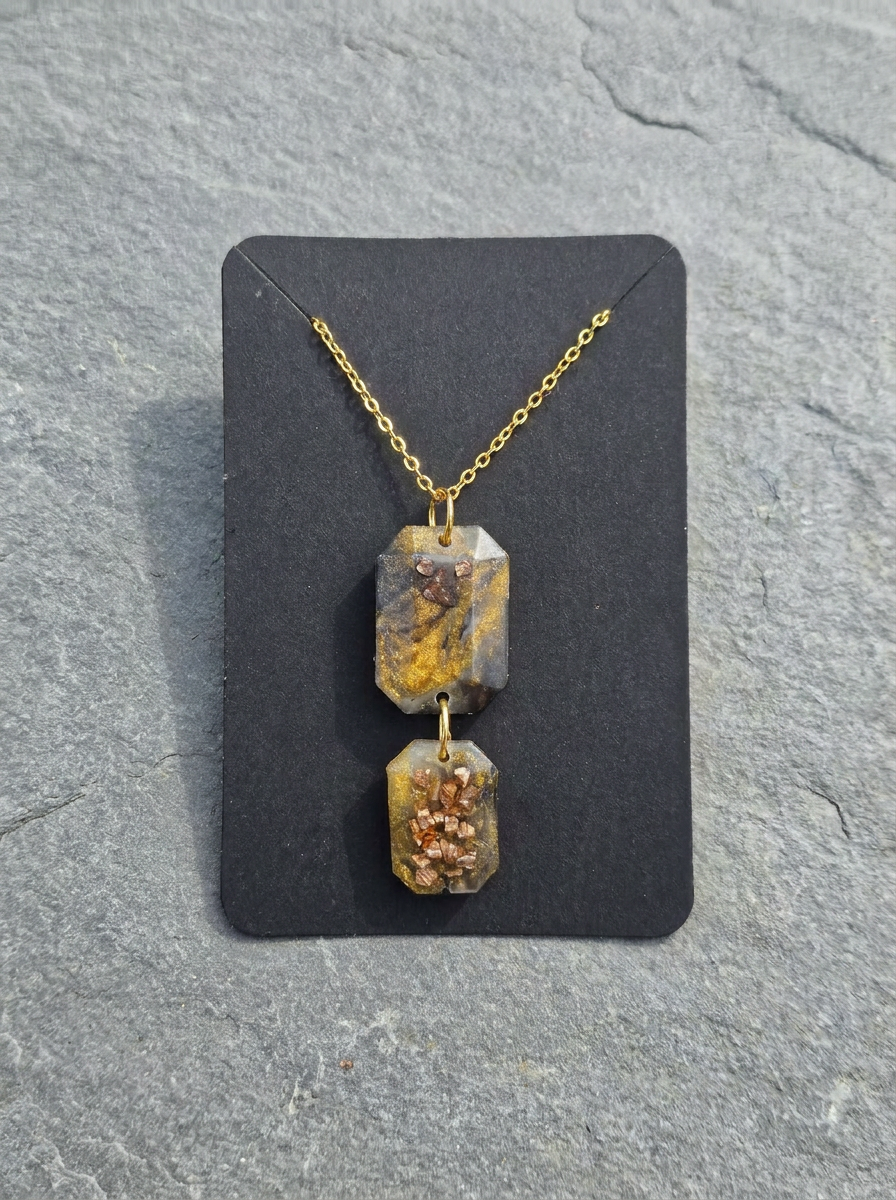 ✨Velvet Alchemy: Gilded Eclipse Necklace