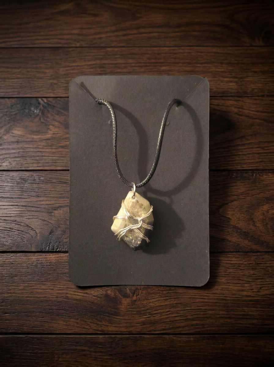 💫Velvet Alchemy: Wild Vein Pendant Necklace